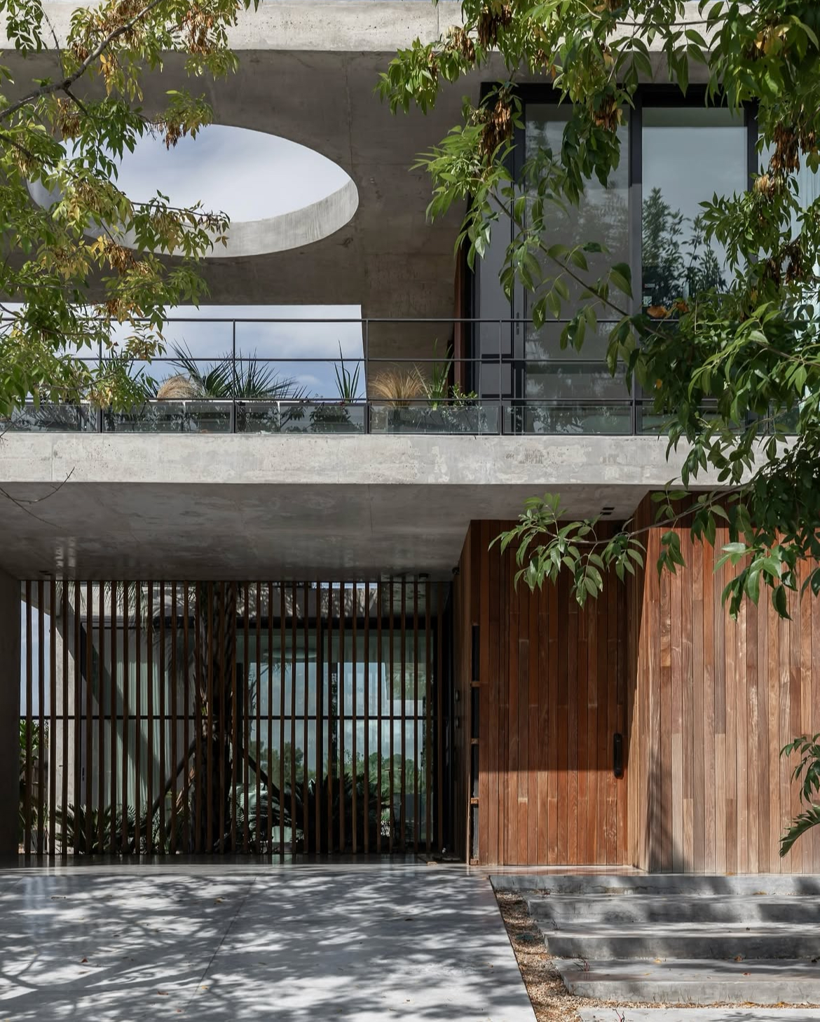 Estudio Martin Gomez - Residencia Moderna con Hormigón y Madera - imagen 5