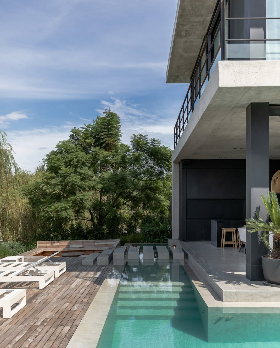 Estudio Martin Gomez - Residencia Moderna con Hormigón y Madera - imagen 1