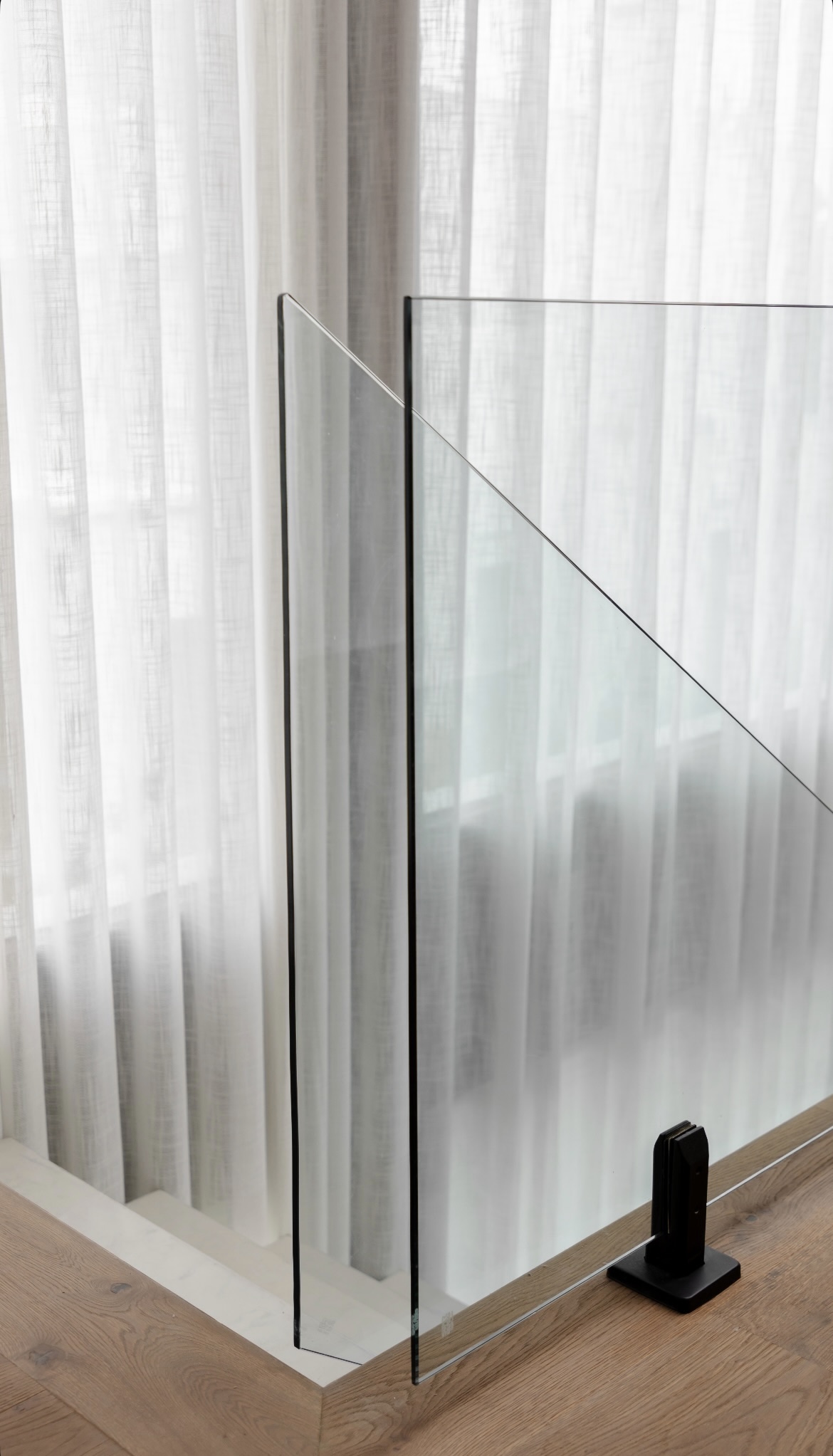 Estudio Martin Gomez - Residencia Moderna con Hormigón y Madera - imagen 4